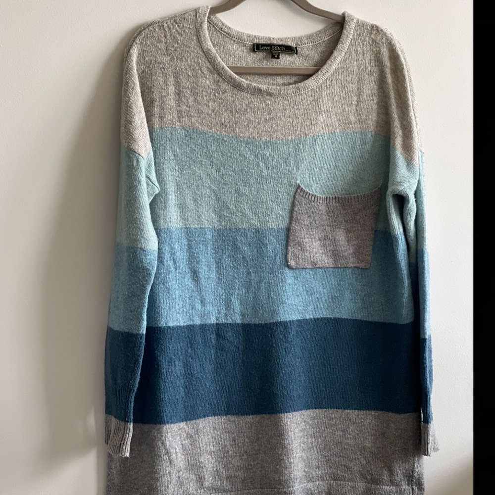 Lovestitch sweater, blue/aqua block color, lightweight, women’s size M